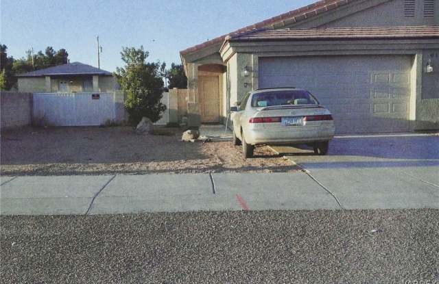911 Sheldon Avenue - 911 Sheldon Avenue, Kingman, AZ 86409