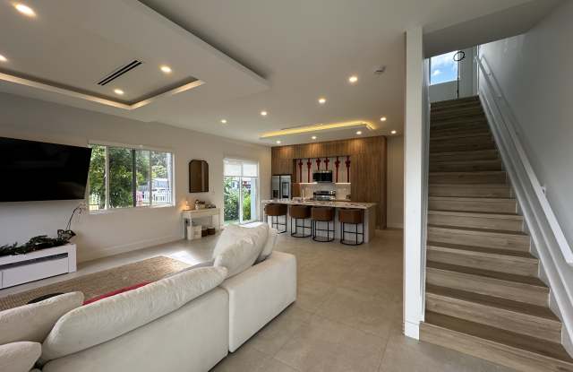 2109 Southwest 18th Avenue photos photos