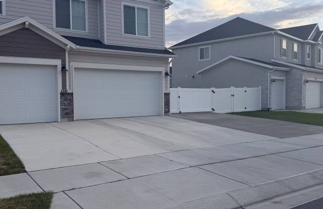 1210 East Blacksmith Road photos photos