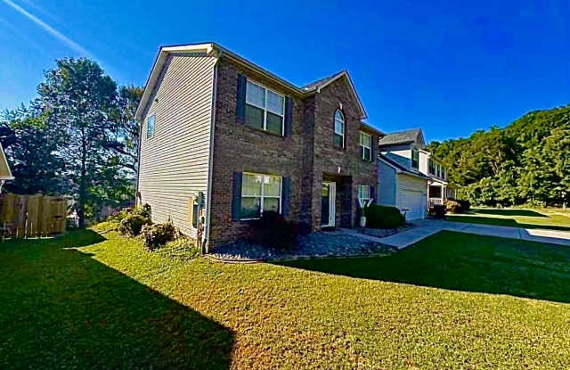 Charming Knoxville Home with Bonus Room, Spacious Yard & Garage Gallery 4