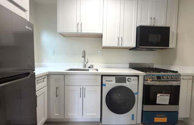 Newly Renovated 1BD/1BA – Prime Downtown Location Gallery 4
