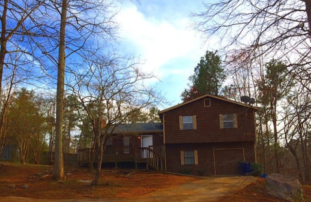 2577 Carol Circle - 2577 Carol Circle, Douglasville, GA 30135