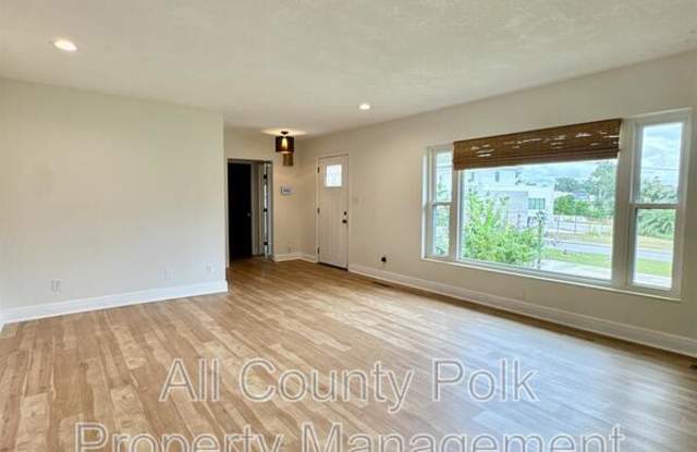 933 N Lake Otis Dr Gallery 3