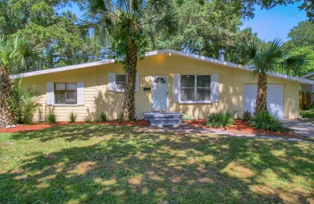 313 Center Avenue - 313 Center Avenue, Holly Hill, FL 32117
