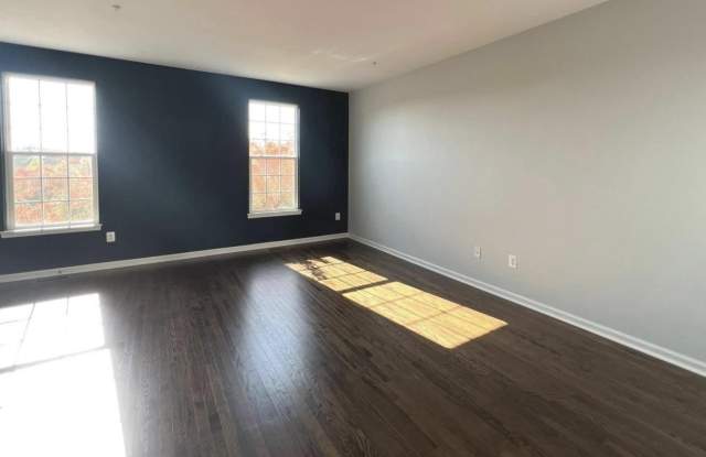 7484 WILLOW BOTTOM Road Gallery 4