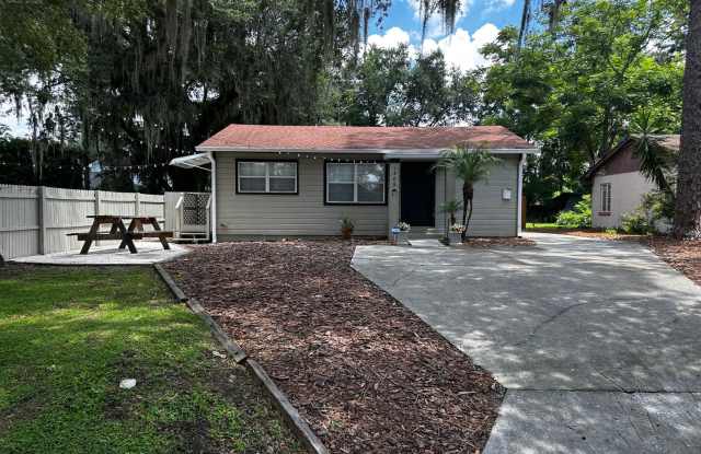 Delaney Park One bedroom with an office available September 7, 2026 photos photos