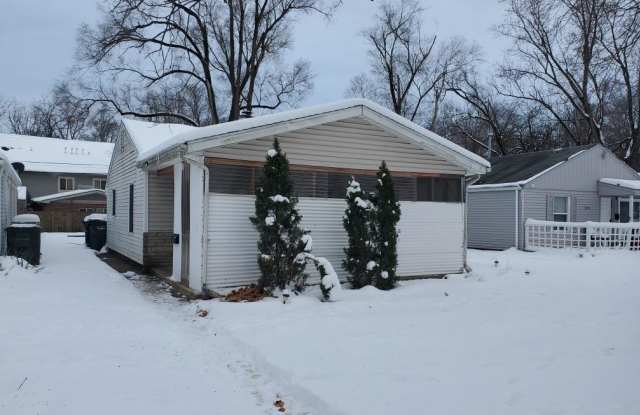 806 Roosevelt St - 806 Roosevelt Street, South Bend, IN 46616