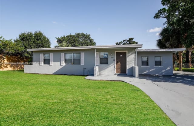 3620 NW 4th St - 3620 Northwest 4th Street, Lauderhill, FL 33311