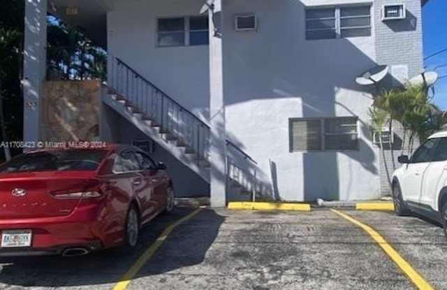 533 NW 32nd St - 533 Northwest 32nd Street, Miami, FL 33127 533 NW 32nd St - 533 Northwest 32nd Street, Miami, FL 33127