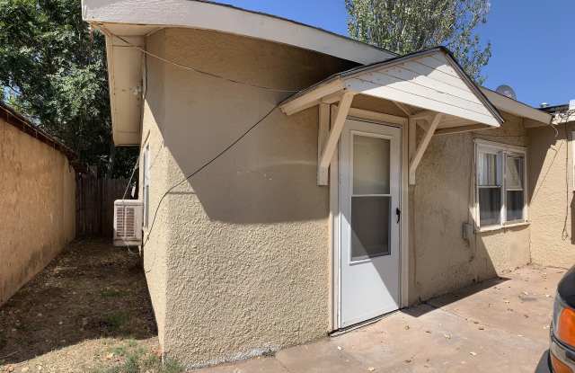 916 Axtell Apt C photos photos