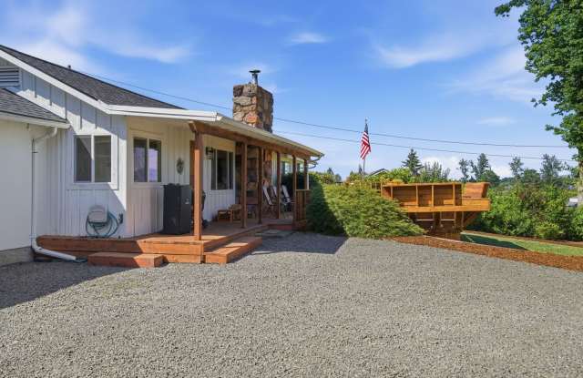 Stunning Ranch Style Home On Acreage! Gallery 4