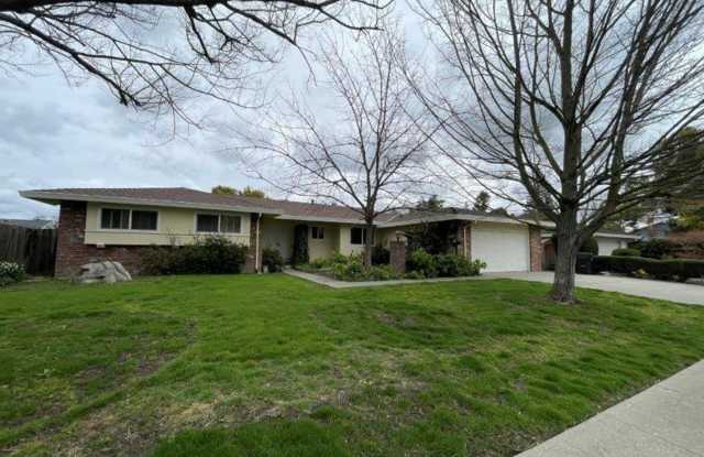 Desired Greenhaven 4 Bedroom - 6253 Fennwood Court, Sacramento, CA 95831