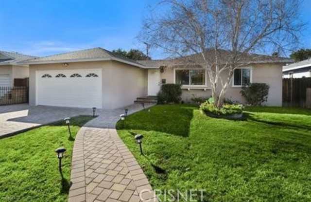 7053 Cozycroft Avenue - 7053 Cozycroft Avenue, Los Angeles, CA 91306