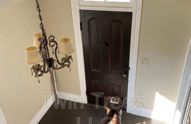 5796 Main Street photos photos