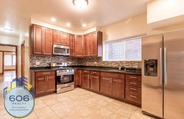 Spacious 3-Bedroom Apartment with Huge Deck & Garage Parking! Gallery 3