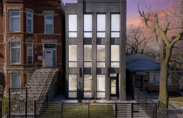 5822 South Wabash Avenue - 2 photos photos
