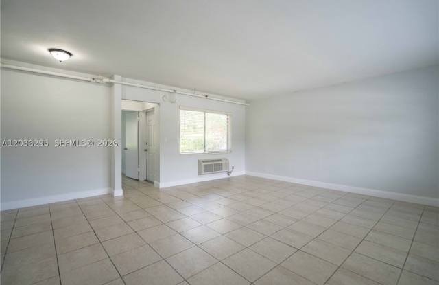 8300 Abbott Gallery 3