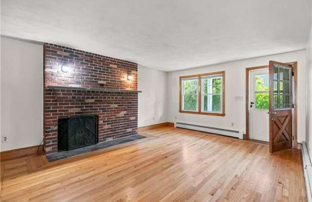 17 Shields Street unit: A - 17 Shields Street, Newport, RI 02840