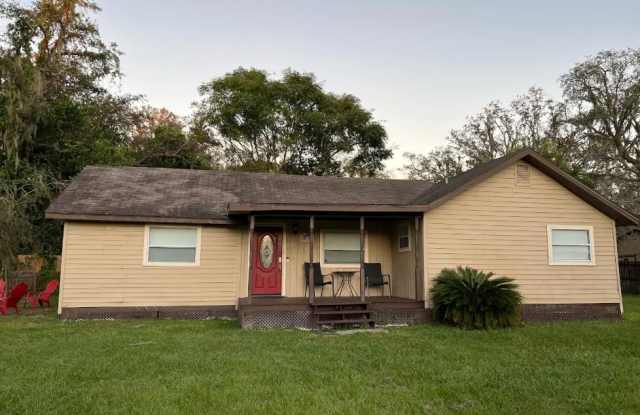 13206 Maple St photos photos