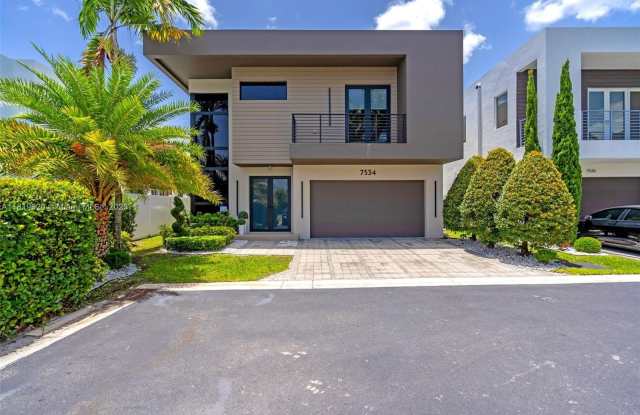 7534 NW 98th Ave photos photos