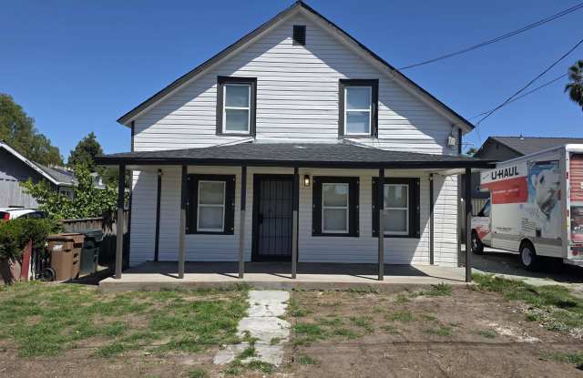 139 Ambrose Ave photos photos