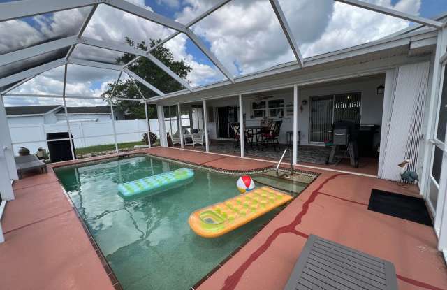 FURNISHED SHORT TERM SEASONAL RENTAL - 2 Bed / 2 Bath - Single Family, Pool Home (Heated) - $3,300/month Gallery 3