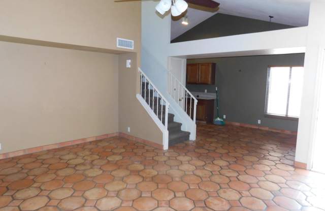 1639 E WAGONER Road Gallery 2
