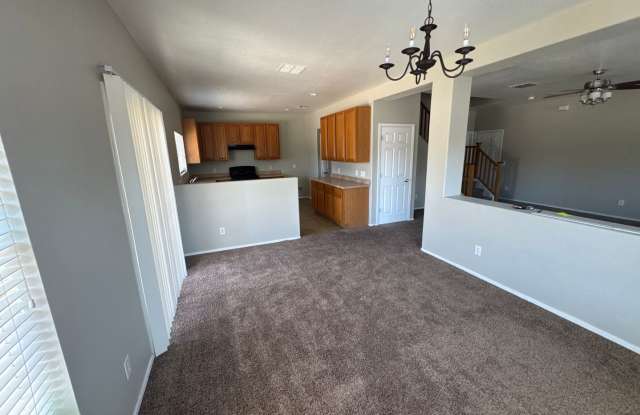 3 Bedroom - 2.5 Bath - 2010 Sq. Ft. - Sahuarita Home Gallery 4