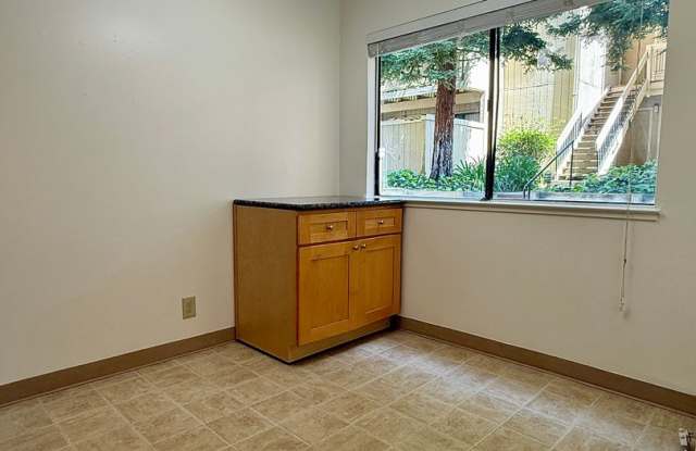 Large studio with a fenced in patio,  944 Kiely Blvd. #F, Santa Clara, CA 95051 Gallery 4