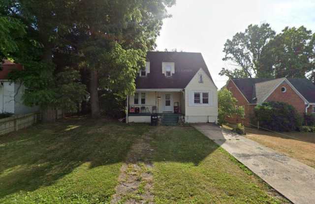 2304 Walton Avenue - 2304 Walton Avenue, Bluefield, WV 24701