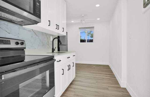 Comfortable 1-Bedroom Apartment in a Prime Miami Location | 210 Beacom Blvd Unit 214, Miami, FL 33135 photos photos
