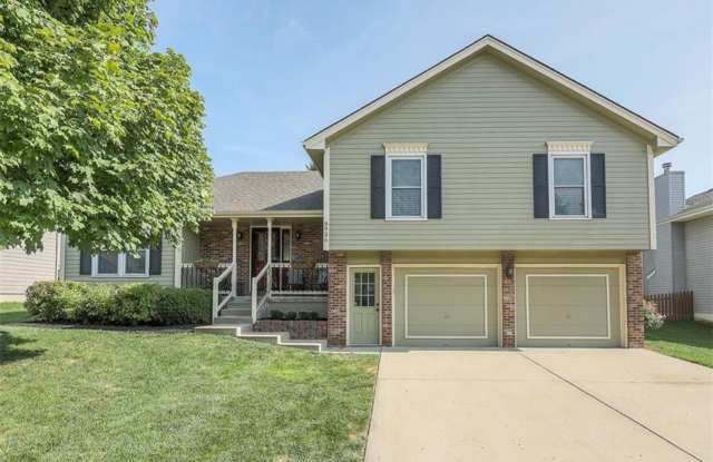 GORGEOUS Home in the Liberty School District-Available in JUNE!! - 8936 Northeast 109th Street, Kansas City, MO 64157
