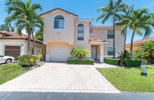 21511 SW 90 Ave - 21511 SW 90 Ave, Cutler Bay, FL 33189