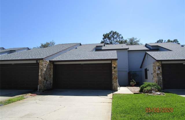 476 Shorewood Lane Gallery 2
