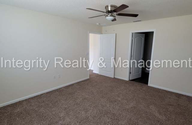 Newer 4 Br, 2 Bath home Gallery 4
