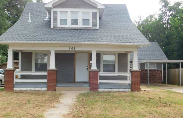 Very charming, large 4 bedroom/2 bath in El Dorado! - 508 North Atchison Street, El Dorado, KS 67042