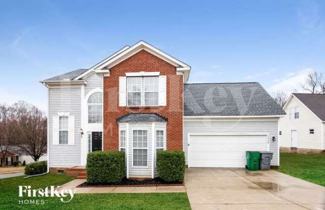 1928 Killarney Place - 1928 Killarney Place, Charlotte, NC 28262