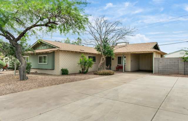 8517 E Thomas Rd - 8517 East Thomas Road, Scottsdale, AZ 85251