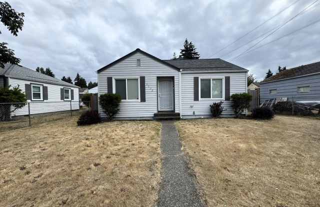 Charming 2-Bedroom Home with Private Yard in South Tacoma photos photos Charming 2-Bedroom Home with Private Yard in South Tacoma photos photos