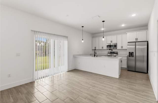 945 GILLINGHAM Court Gallery 4