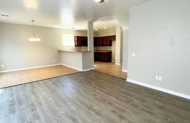 12024 Garden Dr Gallery 3