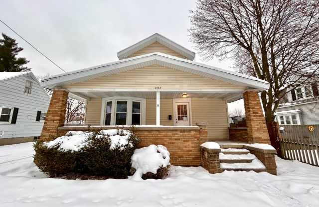 Three Bedroom Home in Northeast Grand Rapids - 2137 Rowe Avenue Northeast, Grand Rapids, MI 49505
