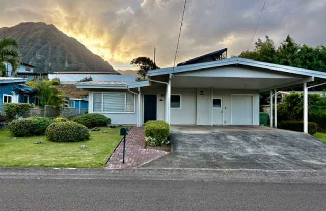 Charming Kaneohe Home Gallery 1
