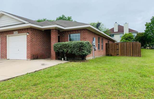 3/2 Duplex in Arlington - 5900 Lovingham Court, Arlington, TX 76017