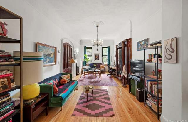 32 ST JAMES Place unit: 1 photos photos