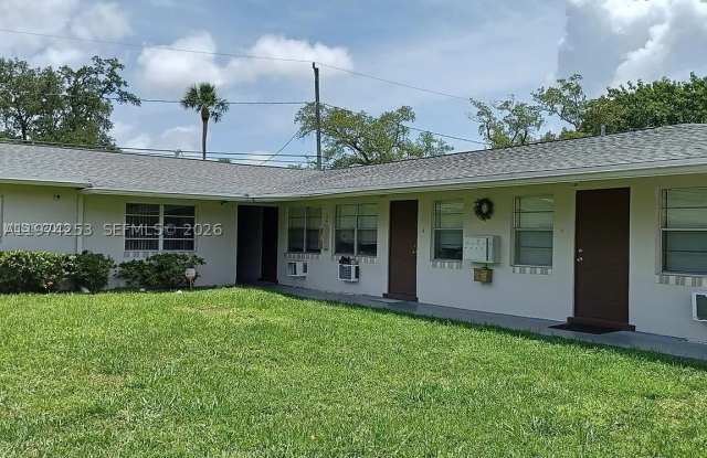 1431 SW 24th Ct photos photos