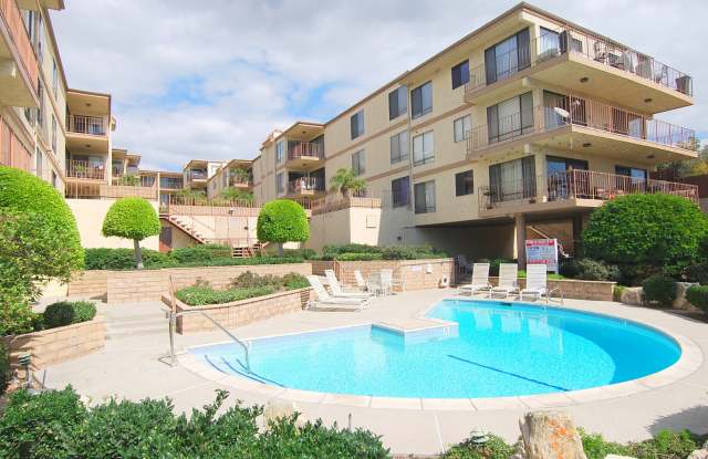 Super Sized Signal Hill Condo with View! - 2722 East 20th Street, Signal Hill, CA 90755