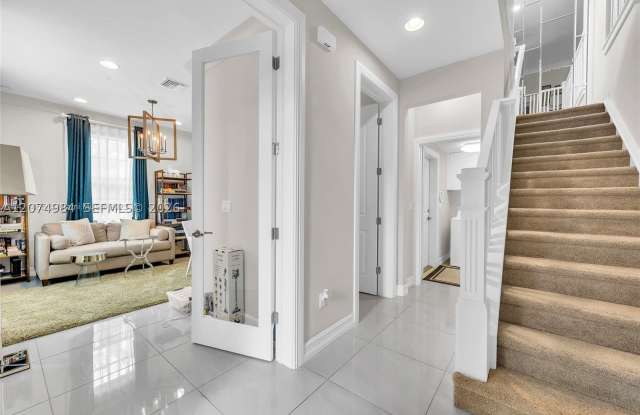 10226 Akenside Dr Gallery 4