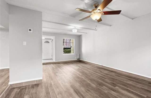 1981 Shorewood Drive Gallery 2