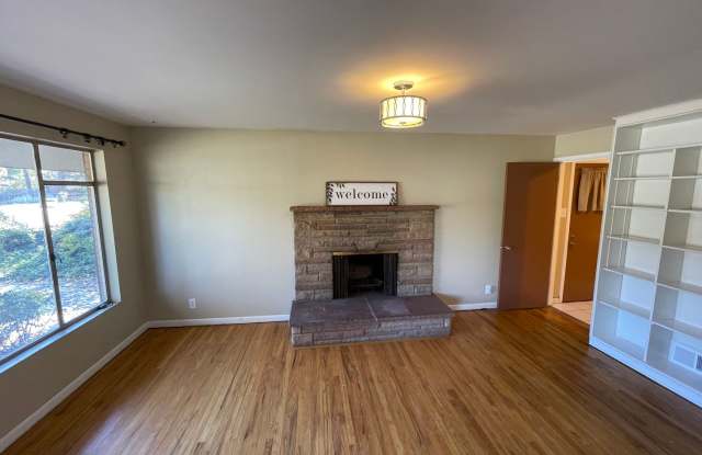 Cozy Holladay Gem – 3 Bed, 2 Bath with Fenced Yard  Carport photos photos